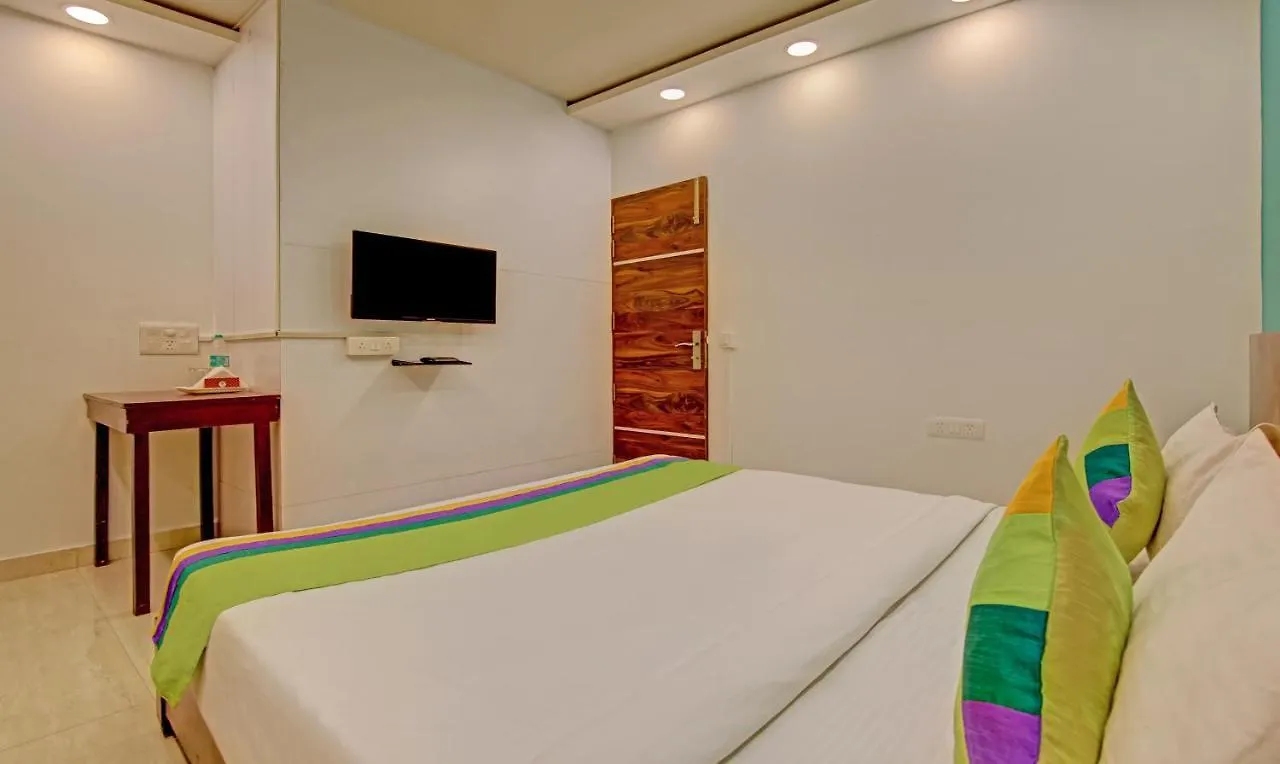 ***  Itsy By Treebo - Dr Regency Hotel New Delhi India