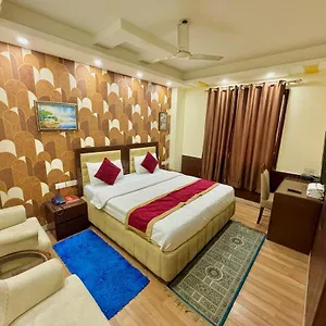 Hotel Vista Inn, Karol Bagh, New - Near Metro