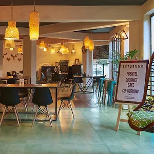 Minimalist One Hauz Khas Village *** Nova Deli